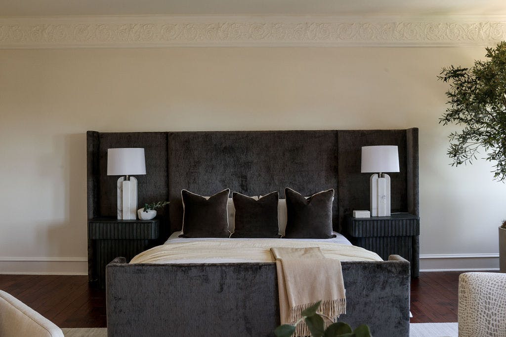 Meridith-Baer-Home-Home-Staging-Estates-Southern-California-Clerendon-Estate-Bedroom